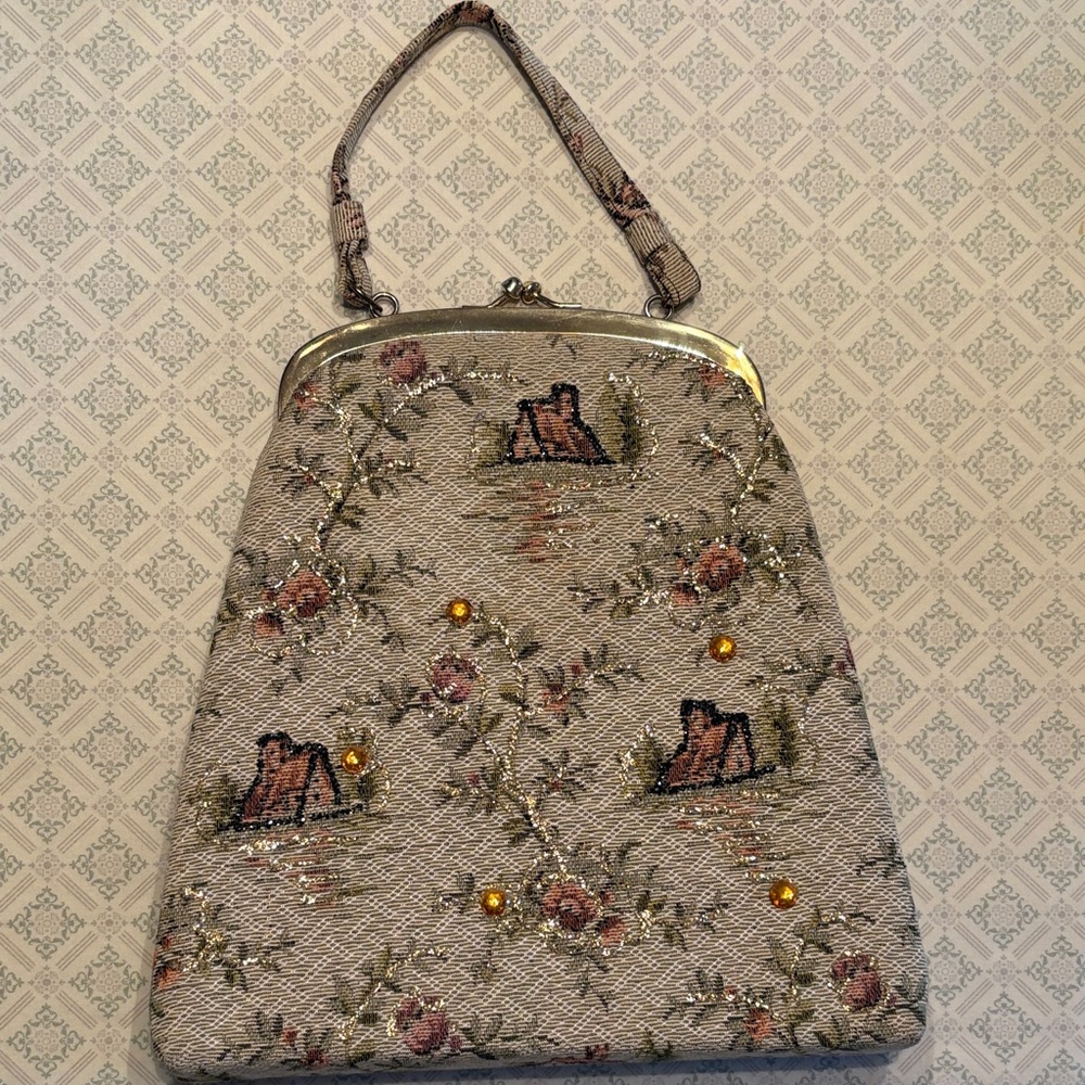 Vintage-Inspired Floral Clutch with Embellishments